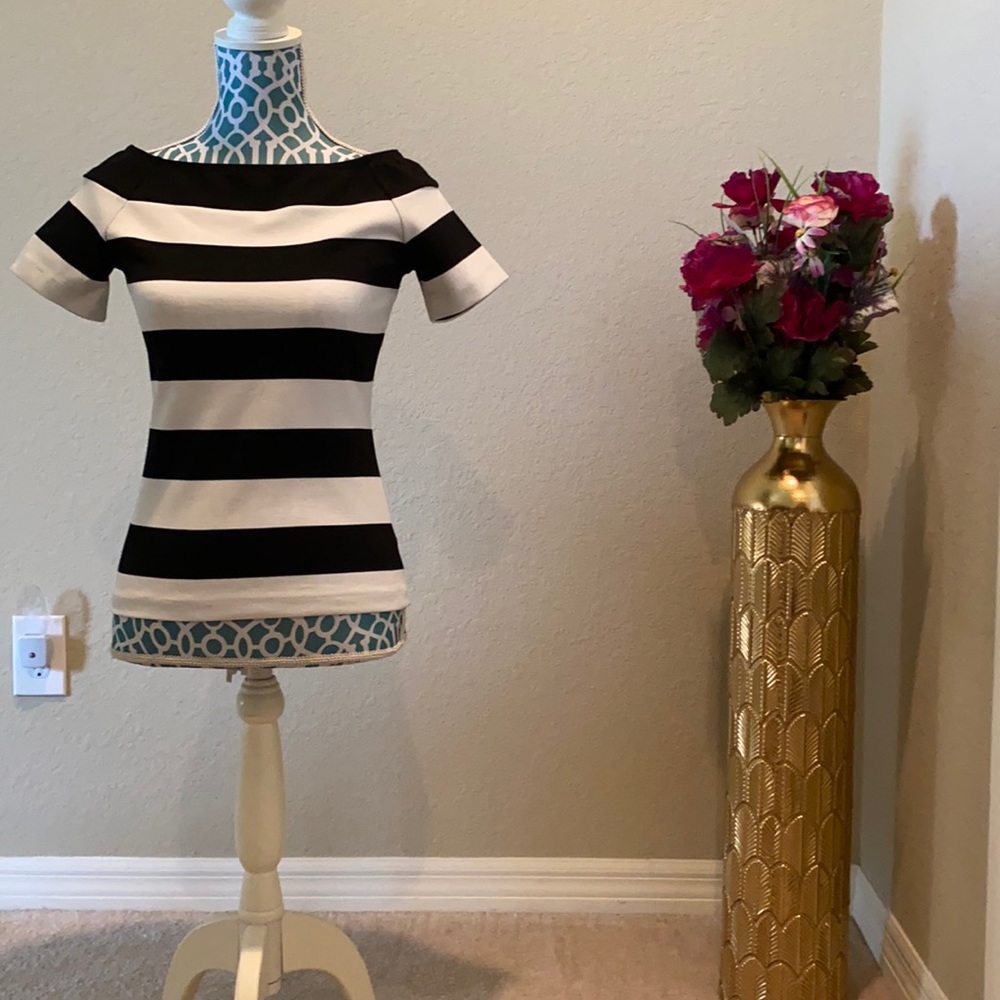 Off the shoulder top great condition.